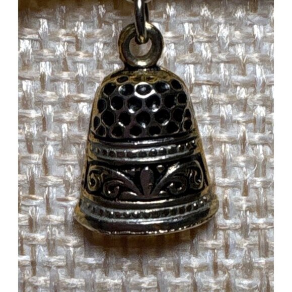 Vintage Gold & Silver Scissors Brooch Dangling Thimble Charm Made In Spain 2" - Picture 3 of 7